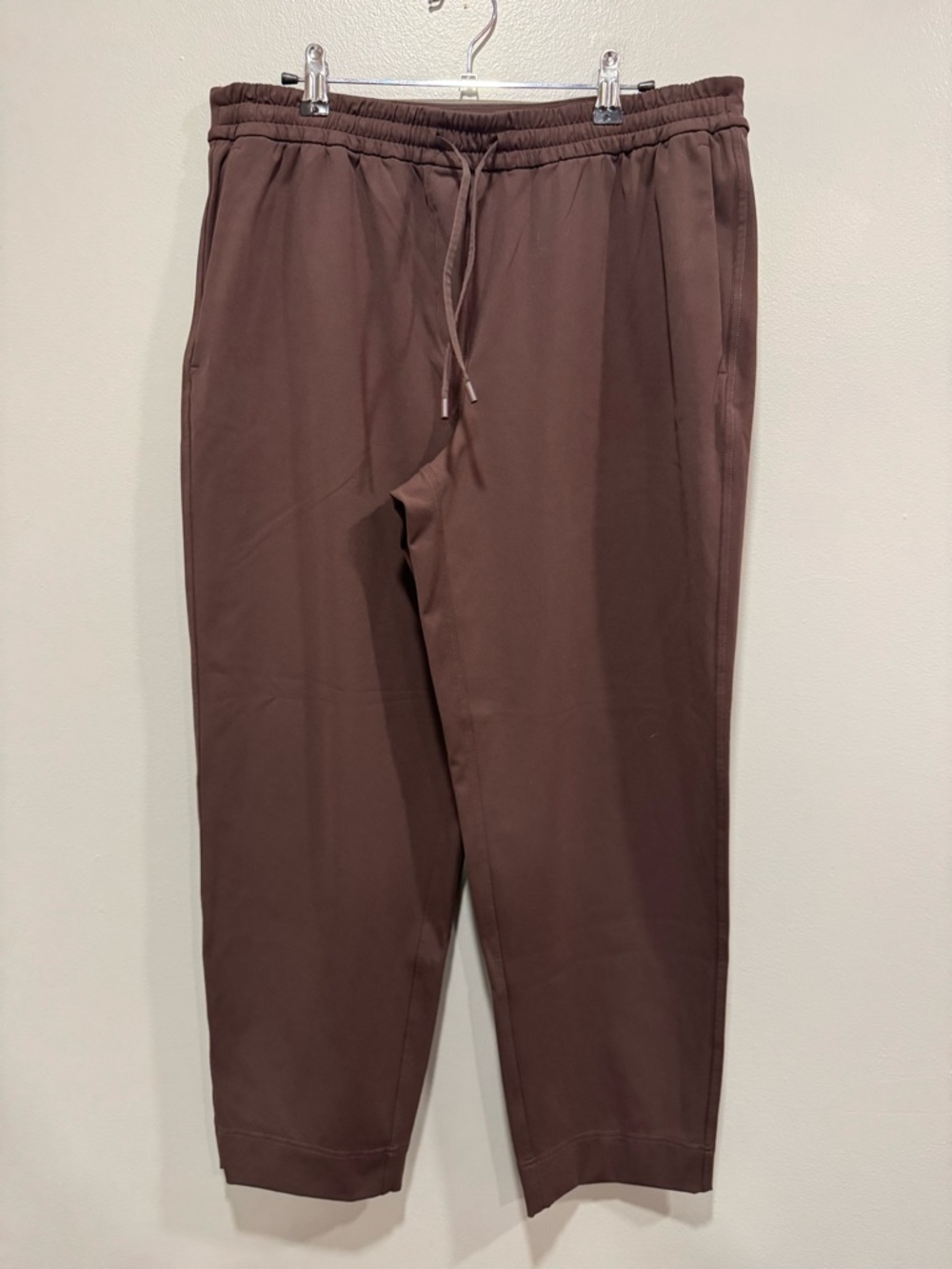 Lululemon Tapered-Leg Mid-Rise Pant 7/8 Length *Luxtreme in Espresso Size Large